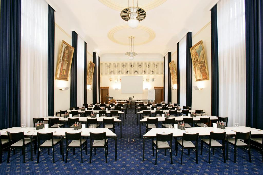 Hotel Domhof Шпайер Екстериор снимка